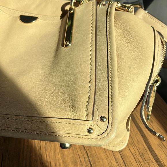 Coach Dreamer - Picture 7 of 17